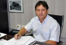 Prefeito lança candidatura à presidência da Amunes com apoio do governador