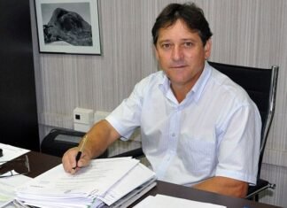 Prefeito lança candidatura à presidência da Amunes com apoio do governador