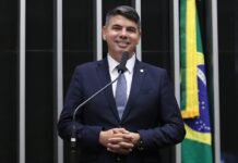 Deputado admite que vai seguir prefeito e se filiar ao União Brasil