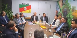 Deputado decide botar bloco na rua rumo ao Senado