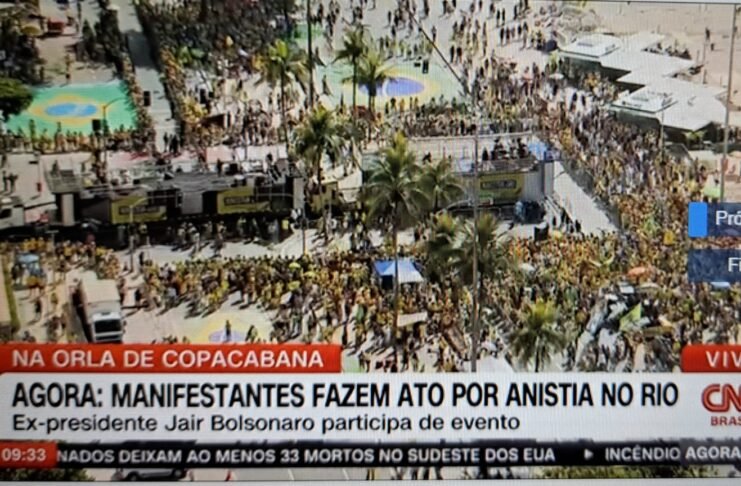 Faltou povo no ato convocado por Bolsonaro por anistia