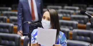 Prefeito já redigiu carta de desfiliação do Podemos