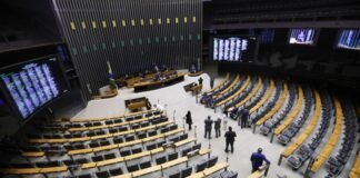 Semana Santa reduz funcionamento do Congresso