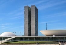 Obra preferida de Niemeyer completa 65 anos