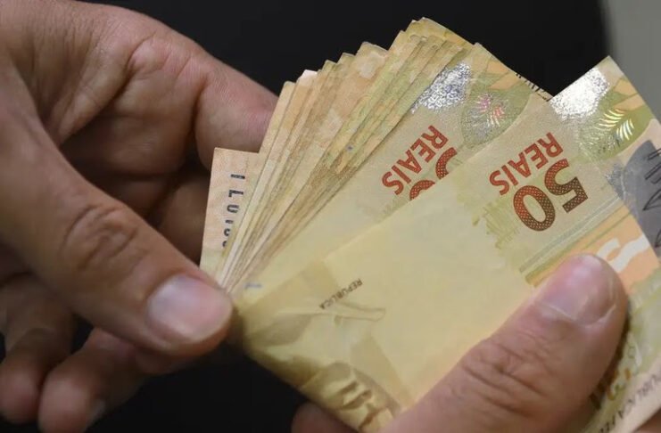 Governo Lula já emprestou 3,3 bi a trabalhadores só este ano