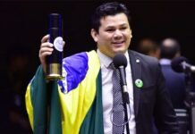 Na corda bamba: Se for afastado por 6 meses, deputado não volta mais