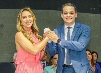 Política, infidelidade, Deus, pátria e família