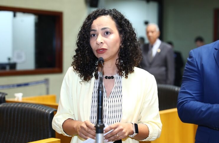 Psol vai a Justiça para derrubar lei que tenta censurar debates sobre diversidade nas escolas