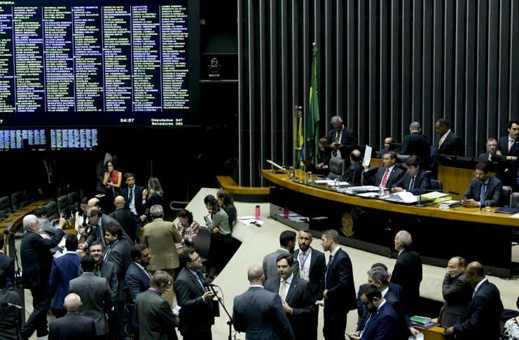 Veja quem do ES votou a favor de projeto que aumentou número de deputados