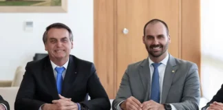Bolsonaro admite ter passado Pix de 2 milhões de reais para o filho