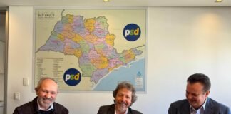 Hartung lança livro em Vitória mas evita falar sobre candidatura