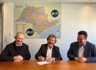 Hartung lança livro em Vitória mas evita falar sobre candidatura