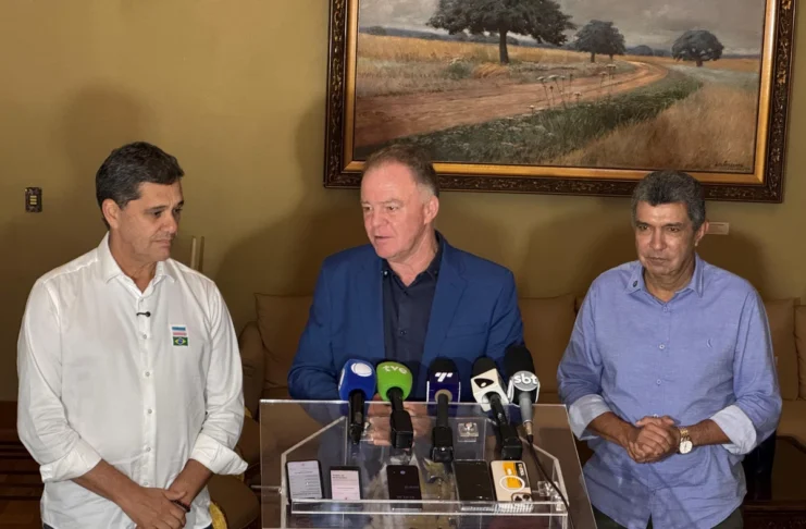 “Não serei candidato a nada. Arnaldinho deveria ser grato e aceitar vice de Ferraço”.