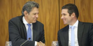 Pesquisa: Para 64% dos deputados política econômica de Lula está errada