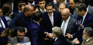 Motim bolsonarista: 15 deputados podem ser afastados por até 6 meses