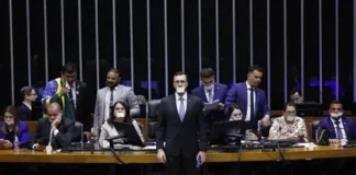 Deputado escapa de nova punição por participar de motim