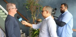 Conde da comunicação; Jornalista reúne amigos em Guarapari