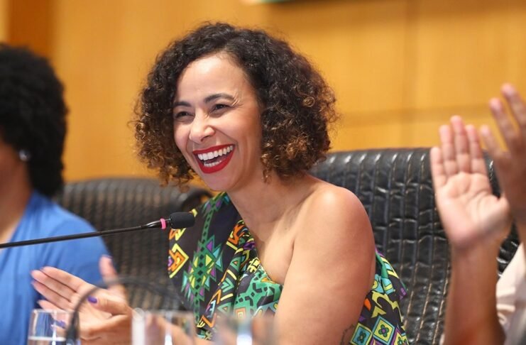 R$ 500 mil em prêmios: Abertas inscrições para premiar escolas com projetos antirracistas