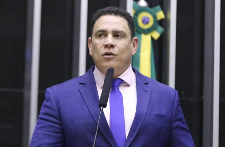 Chacina de Aracruz: Deputado condena liberdade para jovem que matou 4 em escolas