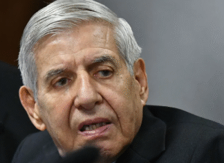 PF descobre espionagem ilegal da Abin de Bolsonaro em favor do filho