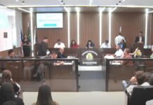 Por maioria, Câmara livra vereador que agrediu médica de punição