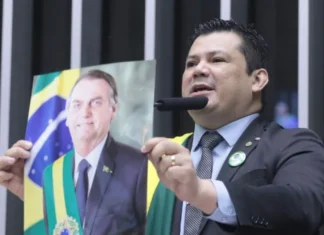Deputado corre risco de perder mandato: Câmara decide sobre cassação de bolsonarista