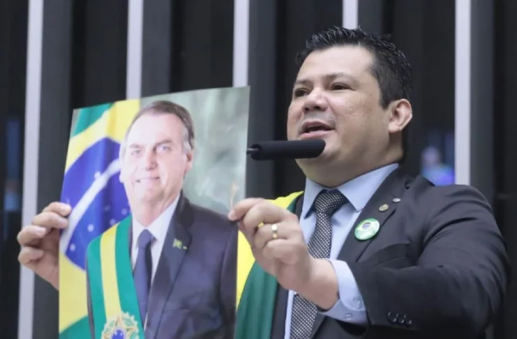 Deputado corre risco de perder mandato: Câmara decide sobre cassação de bolsonarista