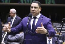 Câmara aprova projeto que garante transporte gratuito de bagagem de mão em voos