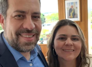 Novo ministro vai disputar Senado e sua mulher Câmara Federal