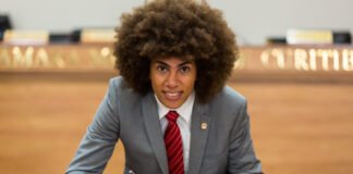 Deputado admite ser maconheiro e que planta a erva em casa