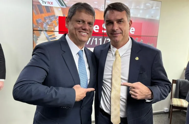 Pesquisa: Rejeição de Flávio Bolsonaro é maior que a de Lula