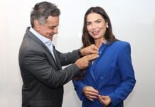 Aécio filia deputada Paula Belmonte ao PSDB