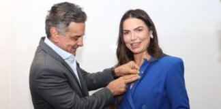 Aécio filia deputada Paula Belmonte ao PSDB