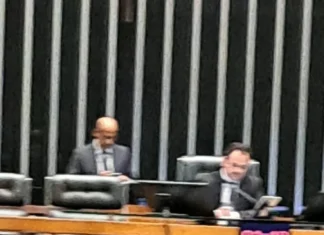 “Bolsonaro pode morrer por crise de soluço”, diz deputado