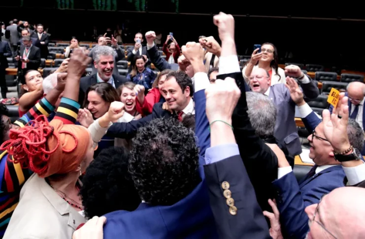 Derrota bolsonarista: Câmara não cassa deputado; Glauber fica