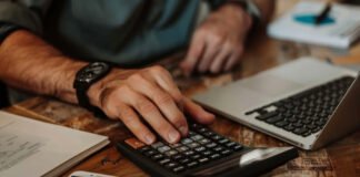 IPTU e IPVA 2026: melhor pagar à vista ou parcelar?