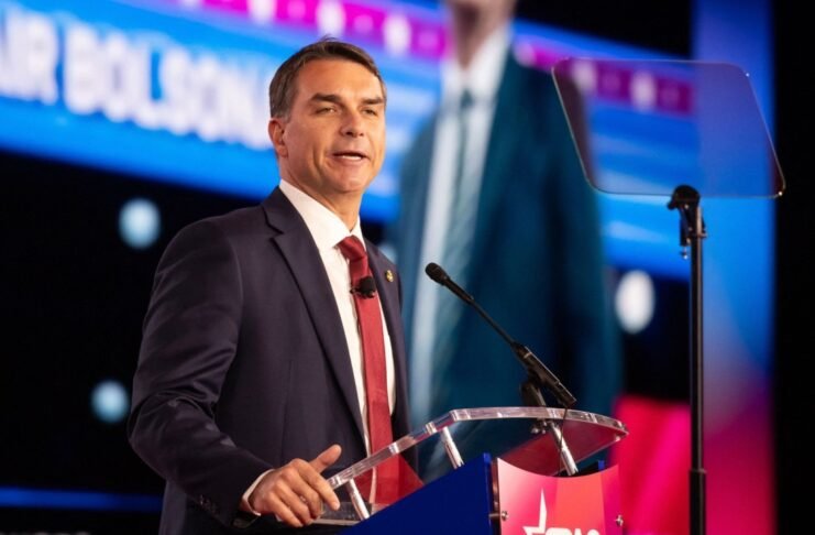 Senador oferece aos EUA terras do Brasil a troco de apoio político