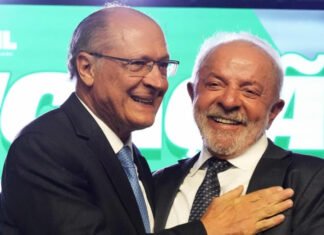 Lula confirma Alckmin na vice e fecha apoio do PSB nos estados