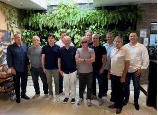 Hartung faz corpo a corpo em favor de candidato a deputado