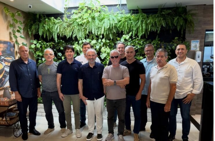 Hartung faz corpo a corpo em favor de candidato a deputado