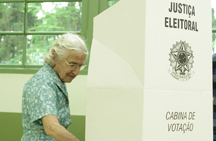 Eleitores idosos podem decidir eleição: 36,2 milhões vão votar em outubro