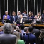 Congresso reduz penas de condenados por tentativa de golpe