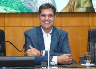 Ferraço em Brasília se reúne com bancada e ministro
