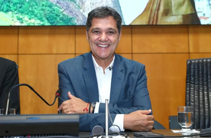 Ferraço em Brasília se reúne com bancada e ministro