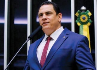 Terrenos de Marinha: Deputado muda lei para beneficiar milhares de famílias no ES