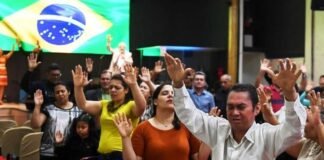 Indústria Jesus.com S/A. Pastores ficam ricos com eleição