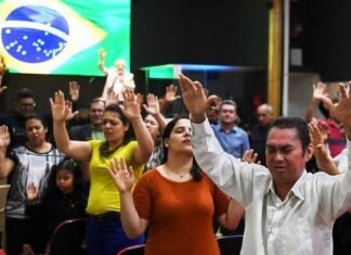 Indústria Jesus.com S/A. Pastores ficam ricos com eleição